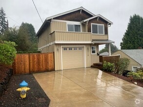 Building Photo - 3114 Coontz St