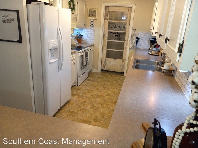 Foto del edificio - 3 br, 2 bath House - 657 Dukes Road