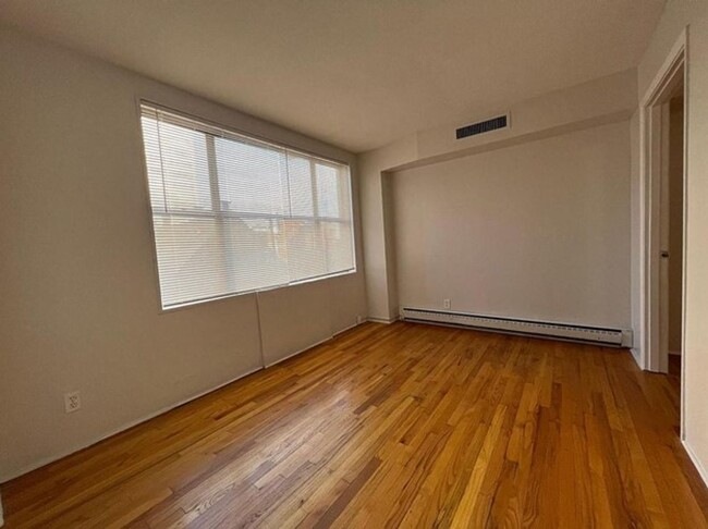 Foto del edificio - Nice Mt Vernon 2bd/1ba Condo at The Chase ...