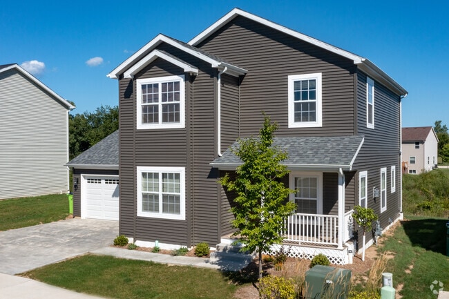 Elin - Residences at Oak View