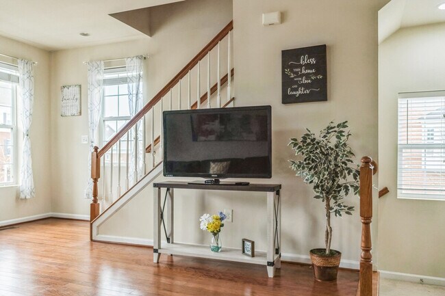 Building Photo - 7980 Blue Stream Dr