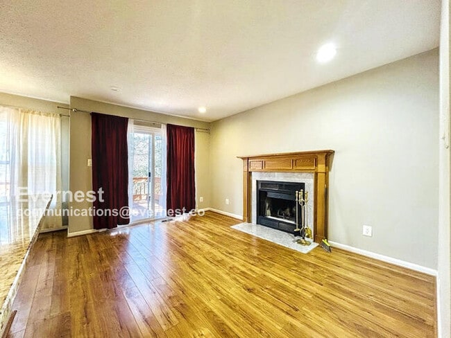 Building Photo - 1654 Oak Spring Way