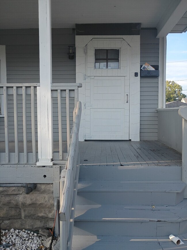Building Photo - 1519 Vinal St