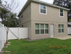 Building Photo - 1320 N Beach St