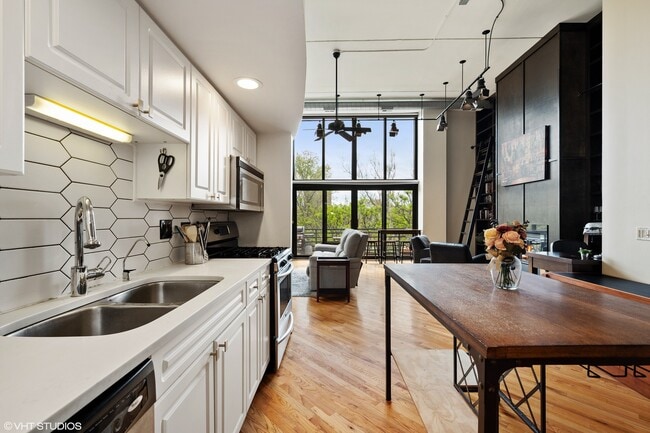 Foto del edificio - 2012 W St Paul Ave