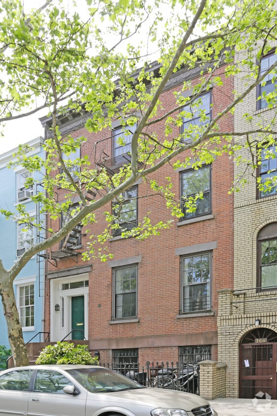 Primary Photo - 168 Pacific St