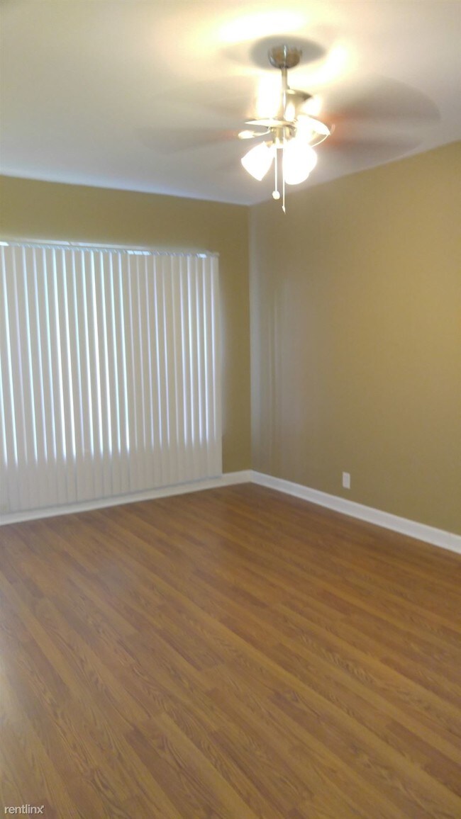 Foto del edificio - 4747 S Langley Ave