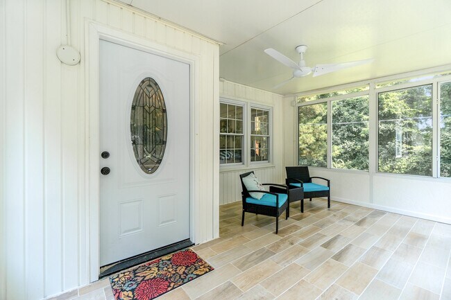 Foto del edificio - 6040 Airway Ln