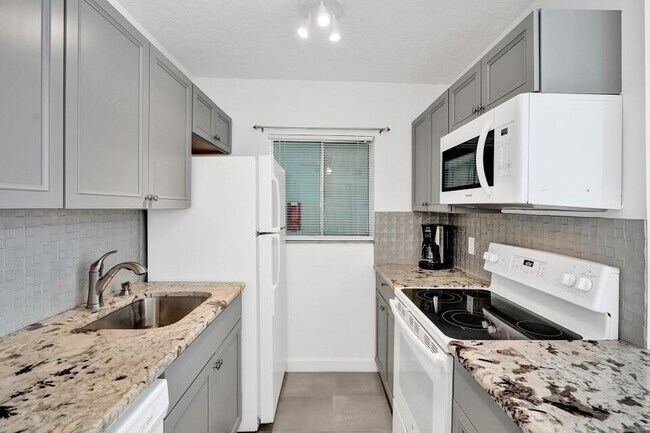 Foto del edificio - 306 E Ocean Ave
