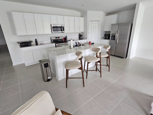 Building Photo - 2414 McKinley Dr