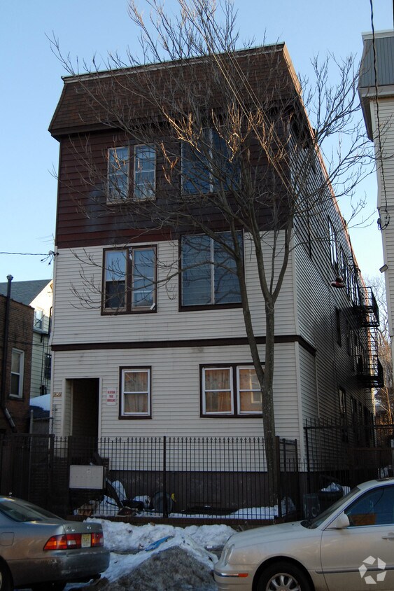 Building Photo - 406-408 10th Ave