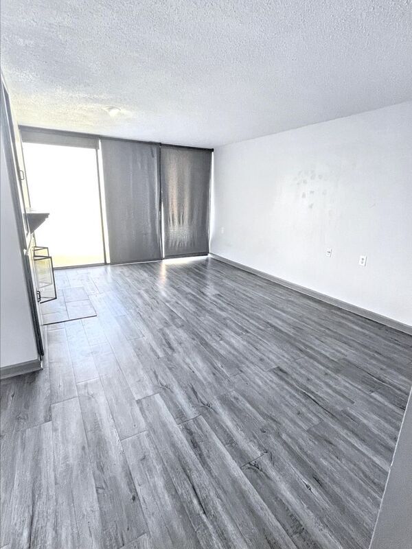 Building Photo - 27 Sycamore Ct