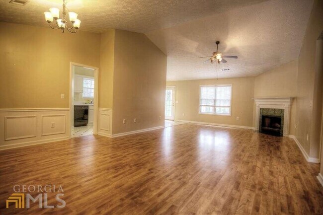 Foto del edificio - 38 Addison Ln