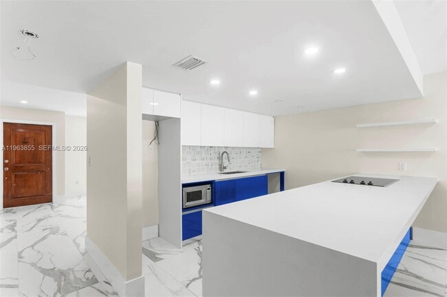 Building Photo - 3973 NE 167th St