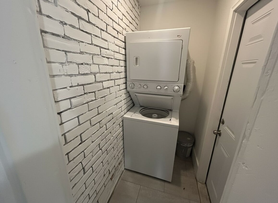 Charming 2-bedroom, 1-bathroom - Charming 2-bedroom, 1-bathroom