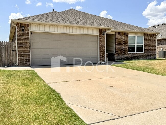 Photo - 321 Karlee Ln House