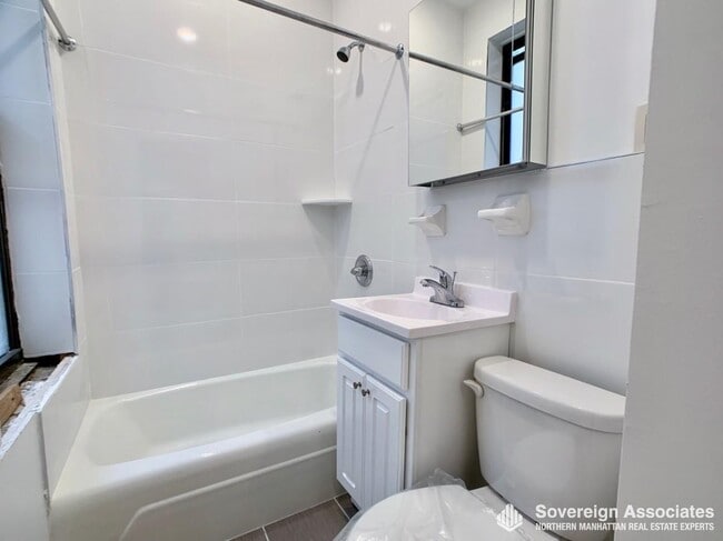 Foto del edificio - 3133 Broadway