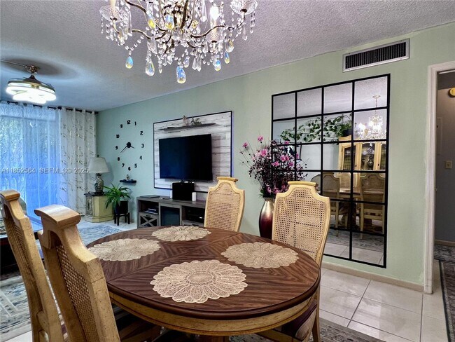 Foto del edificio - 320 NE 12th Ave