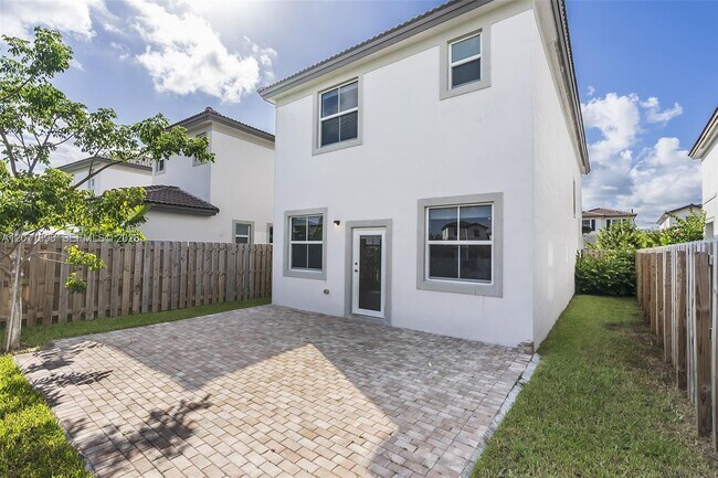 Foto del edificio - 2408 NW 131st Cir