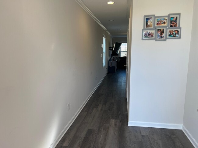 Building Photo - 266 Mansell Pk