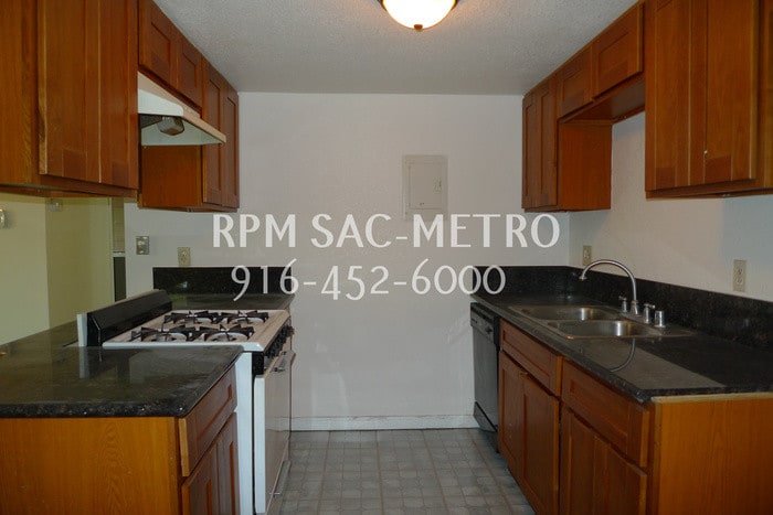 Primary Photo - 4834 50th Ave
