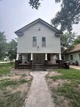 Building Photo - 201 N Clarence St