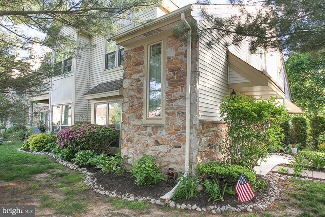 Foto del edificio - 310 Foxcroft Cir