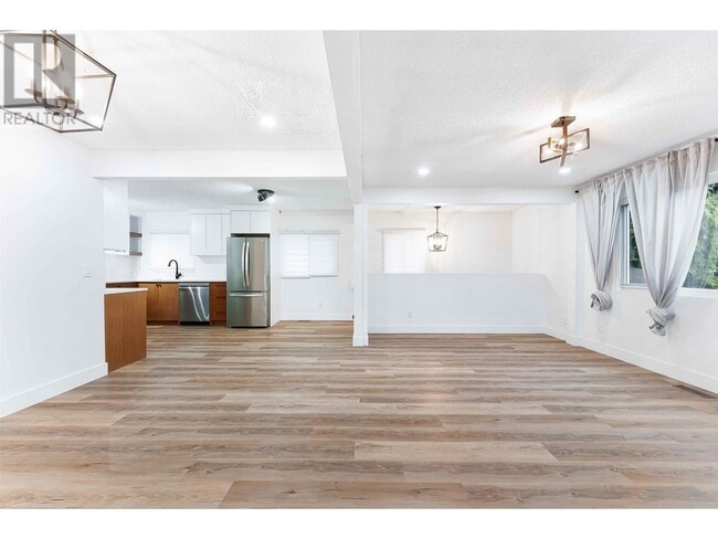 Building Photo - 1567 Prairie Ave