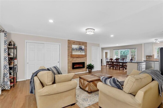Foto del edificio - 2560 Skyland Trail NE