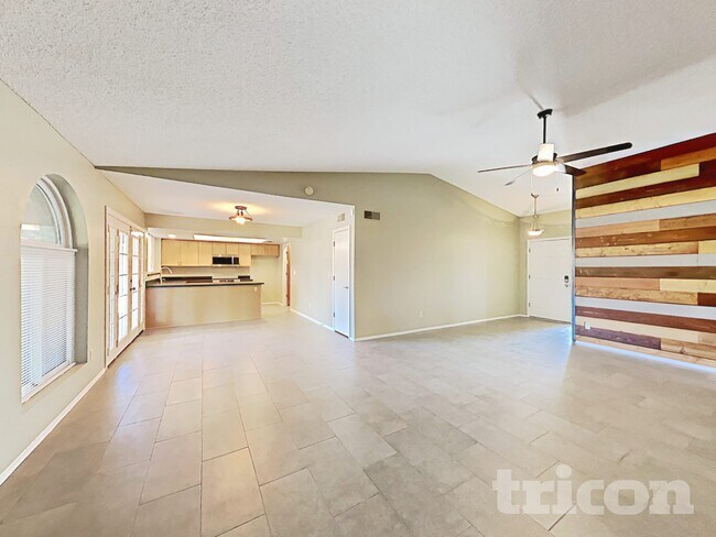 Building Photo - 4140 W Pershing Ave