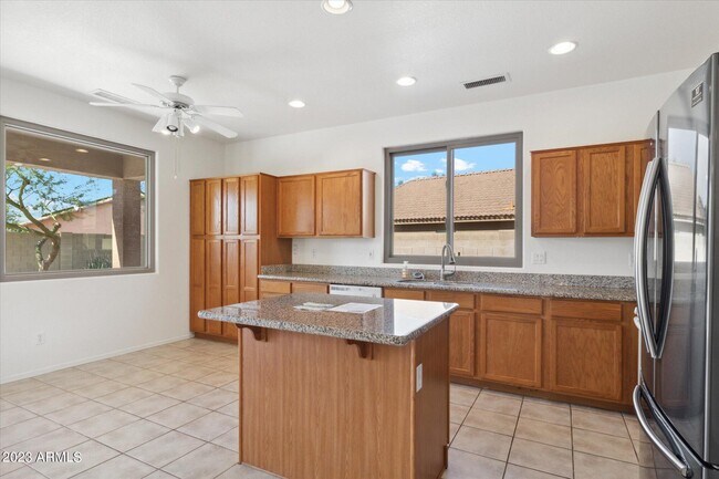 Building Photo - 17441 W Rock Wren Ct