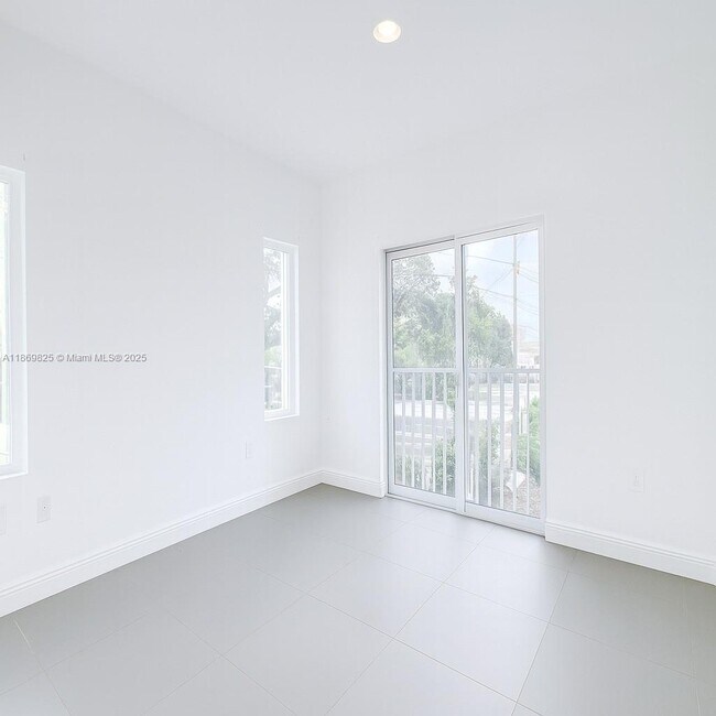 Foto del edificio - 541 NW 33rd St