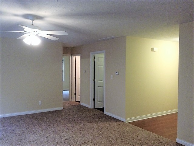 Building Photo - 1207 Meadowood Drive
