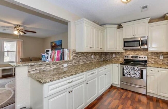 Photo - 4625 Camellia Dr House