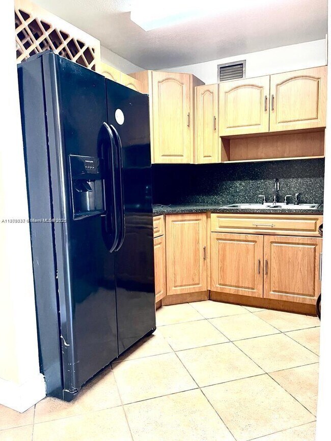 Foto del edificio - 3021 W 76th St