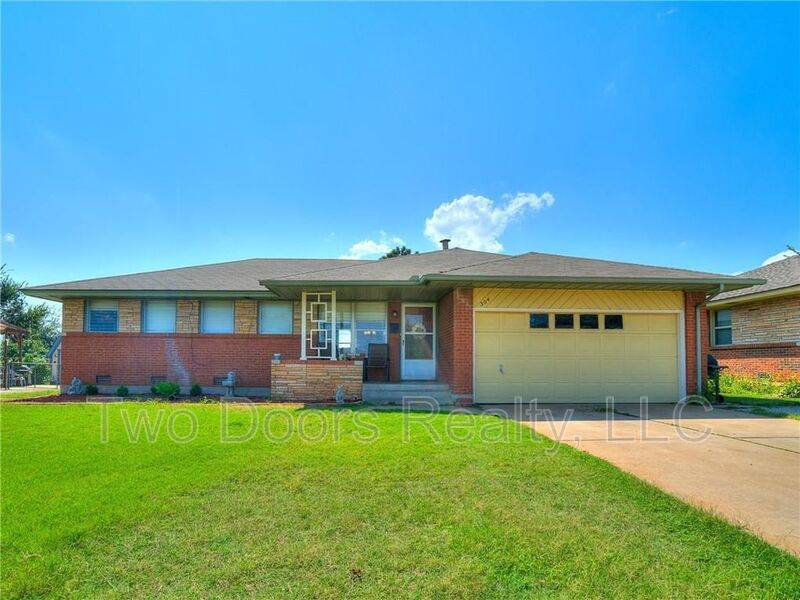 Primary Photo - 304 Leonard Ln