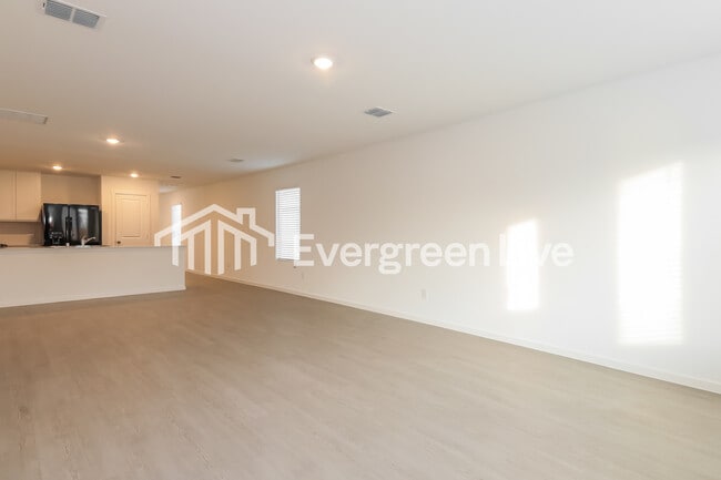 Building Photo - 1030 Raintree Rd