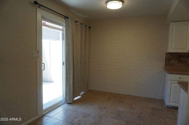 Building Photo - 1132 N 84th Pl