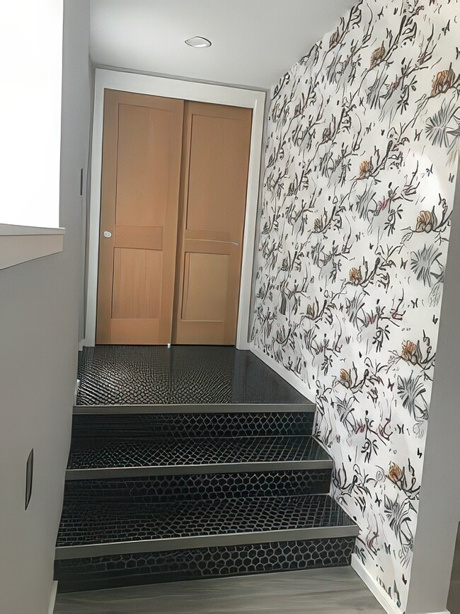 Entry and entry closet - 831 NE Holland St