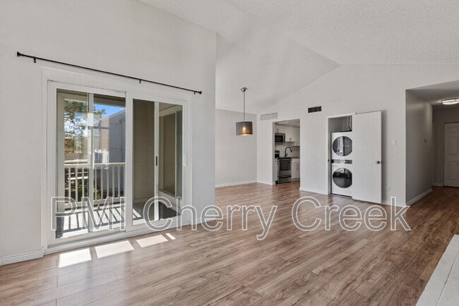 Building Photo - 3424 S Locust St