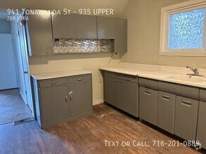 Building Photo - 941 Tonawanda St