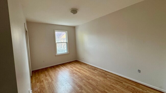 Building Photo - 103 Garfield Ave