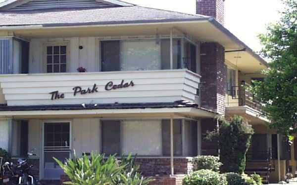 Building Photo - 136 N Cedar St
