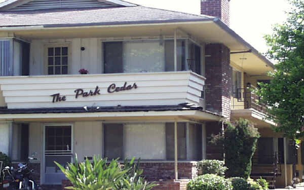 Foto del edificio - 136 N Cedar St