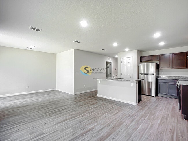 Foto del edificio - 108 Lynbrook Dr