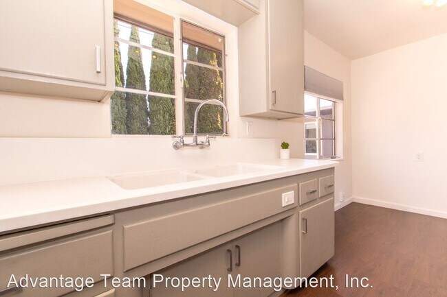 Foto del edificio - 1602-1604 Rosecrans St