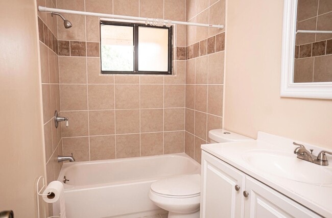 Building Photo - 642 Eldorado St