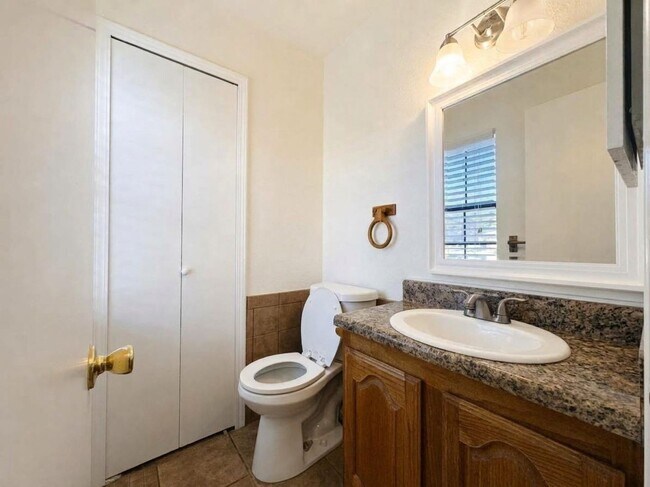 Building Photo - 3201 Galemeadow Dr