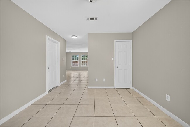 Building Photo - 4967 S Cancun