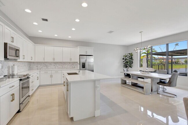 Foto del edificio - 16608 Cove Rd